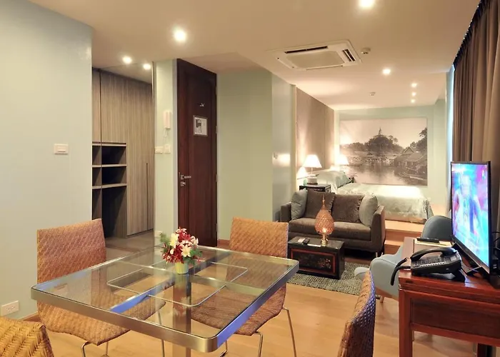 Chakrabongse Hotel