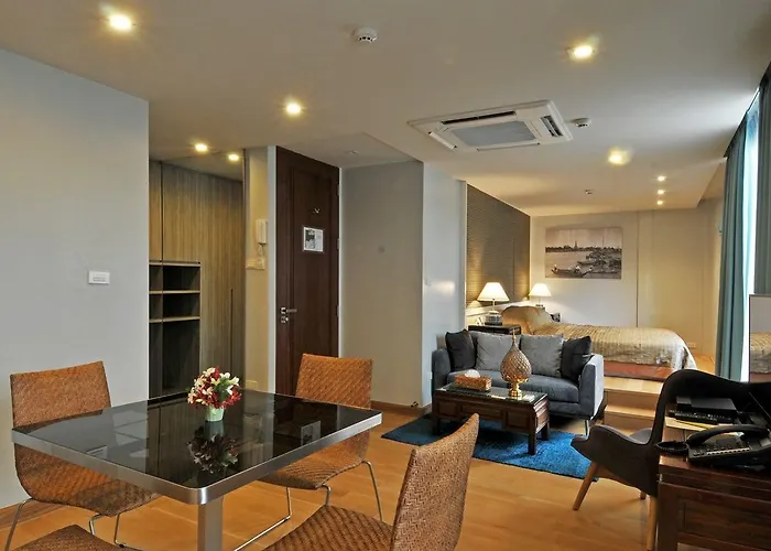 Hotel Chakrabongse 5*