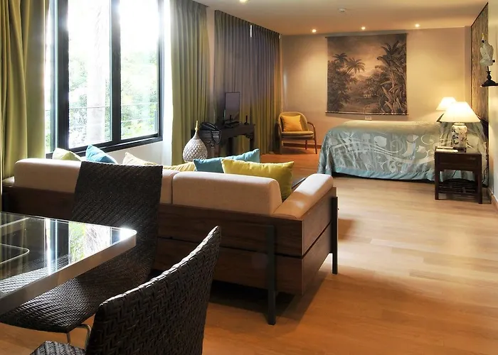 Chakrabongse Hotel